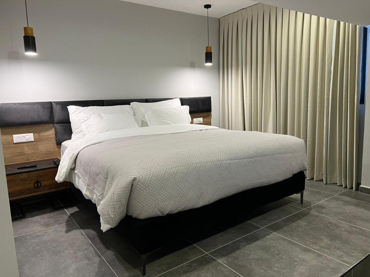 בוטיק רפאל Boutique Rafael Мотель